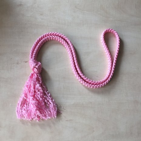 Neckrope met knoop